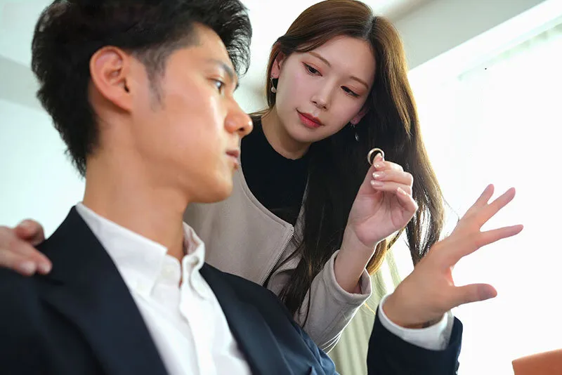 Vợ yêu đi đi chơi, người chồng ở nhà bị nhỏ em người vợ gạ xxx không trượt phát nào